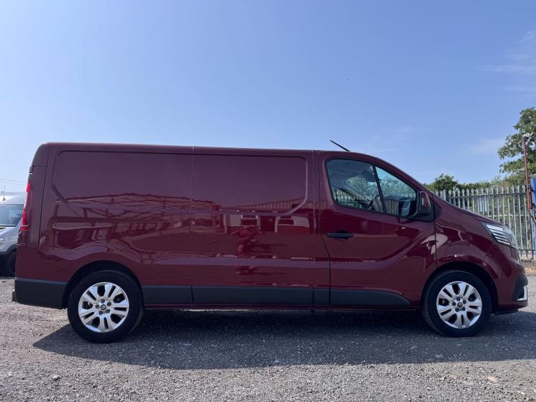 2022 Renault Trafic 2.0 DCI Sport 150BHP LL30 LWB. Same as Nissan Primastar. 