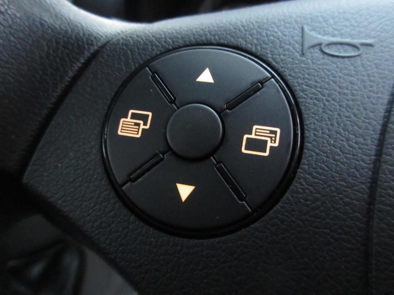 2014 Mercedes-Benz Sprinter 316 2.1CDi 3.5T L2H2 MWB MED ROOF [Email address removed. Click Email...