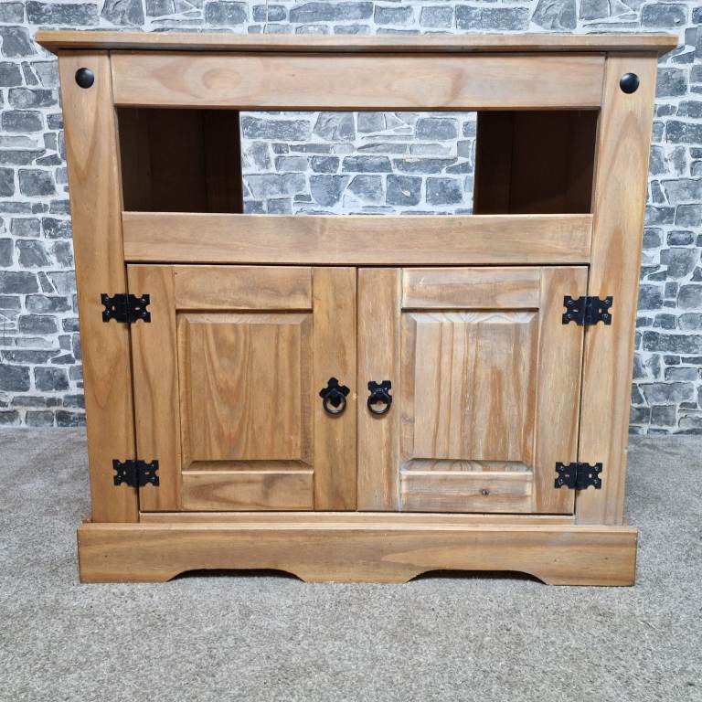Pine Corner TV Unit with Cupboard Storage