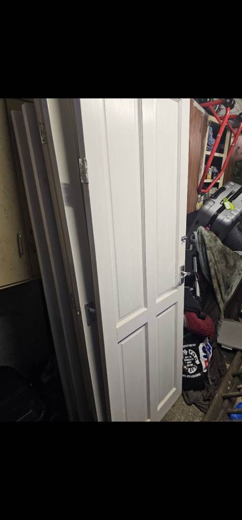 X1 white standard doors, with hinges and handle