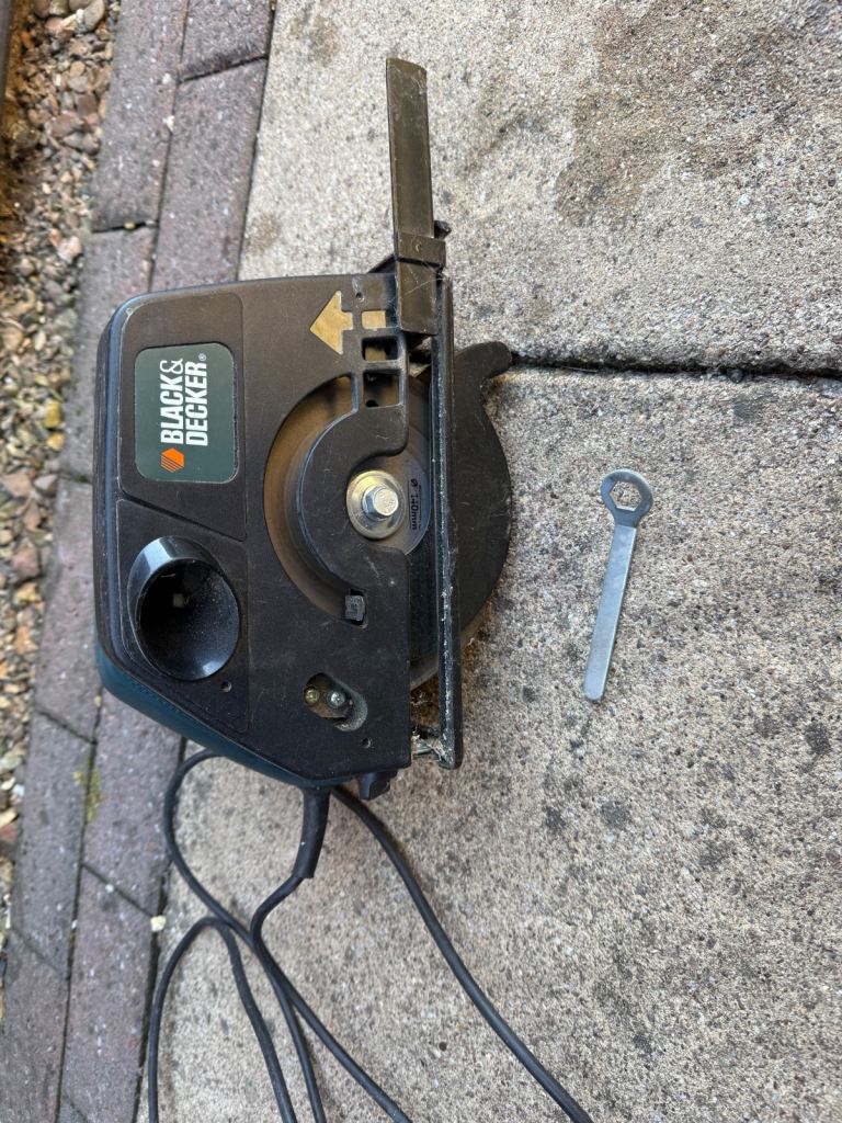 Black & Decker Saw