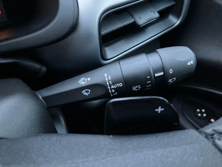 2025 Jeep Avenger 1.2 e-Hybrid Summit 5dr DCT Hatchback PETROL Automatic