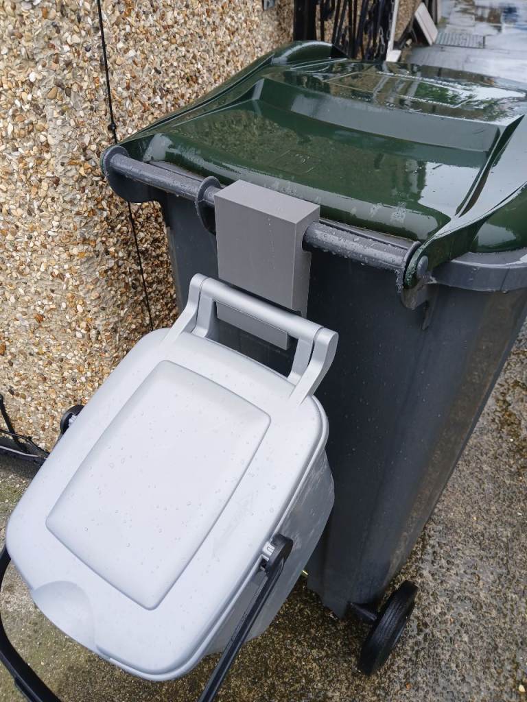 Wheelie Bin heavy duty Bracket - Grey PETG