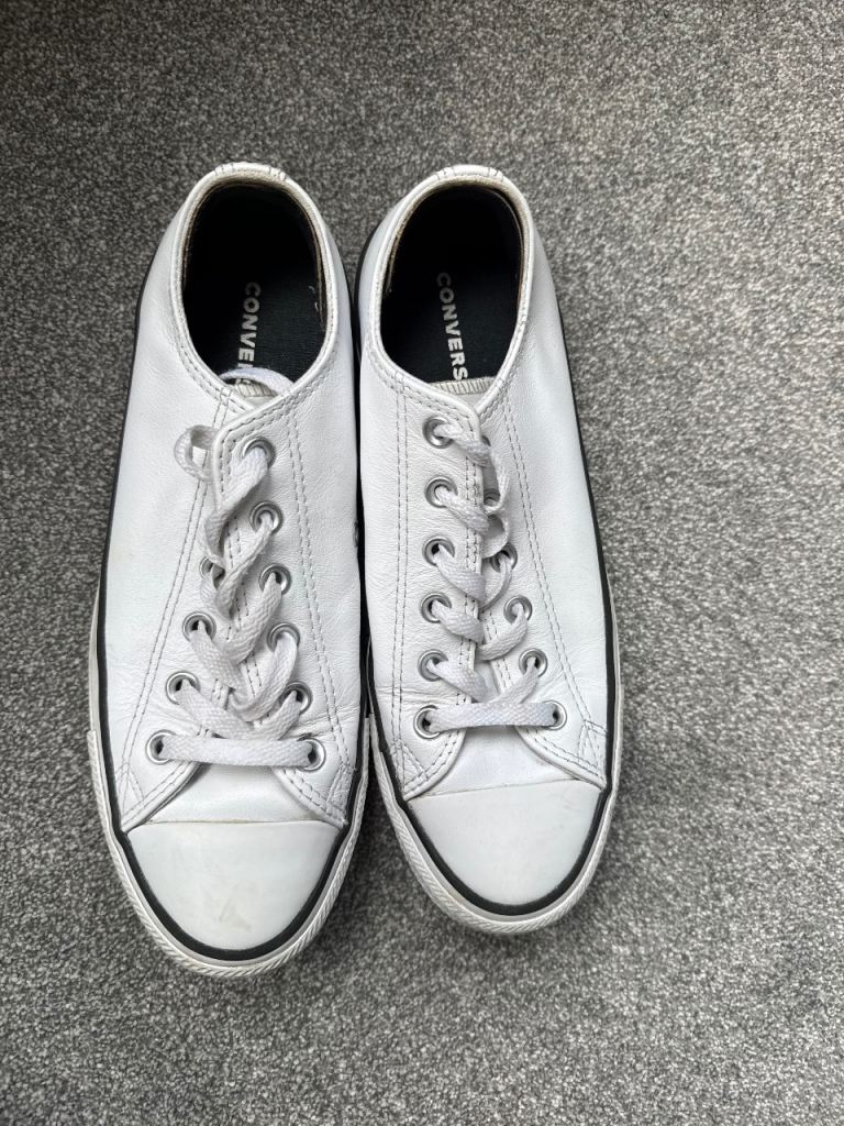 Converse White Trainers – Good Condition