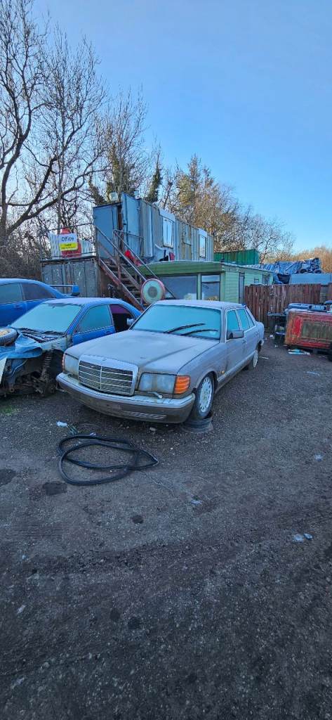 Mercedes 560sel breaking 