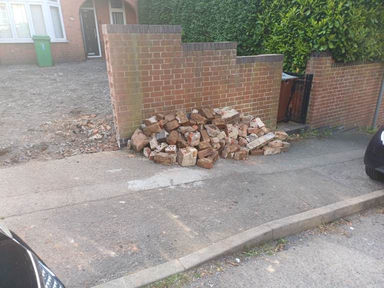 Bricks/rubble