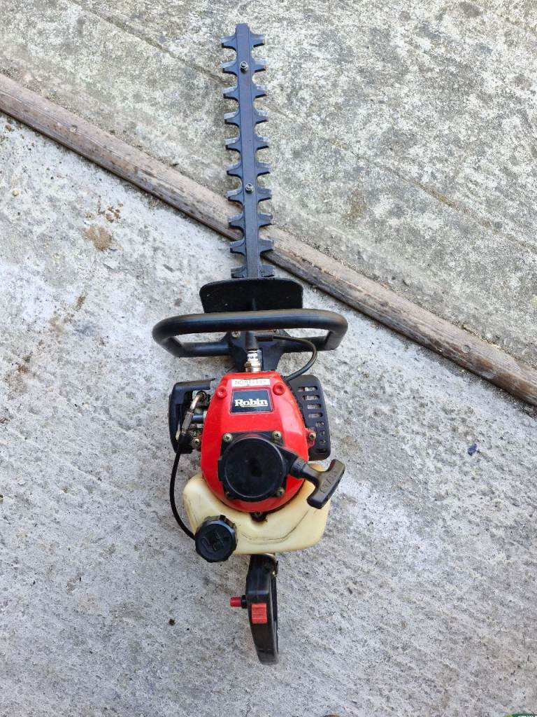 Robin Petrol Hedge Trimmer – Good Condition