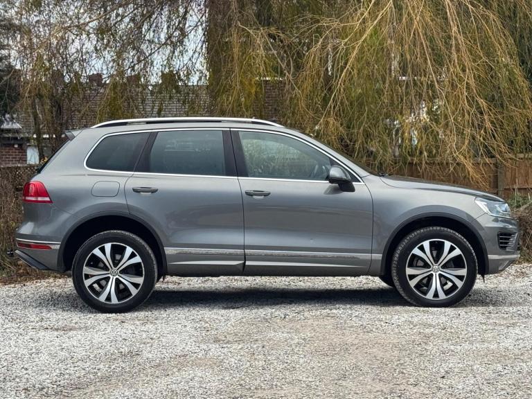 2016 Volkswagen Touareg 3.0 TDI V6 BlueMotion Tech R-Line Tiptronic 4WD Euro 6 (s/s) 5dr ESTATE D...