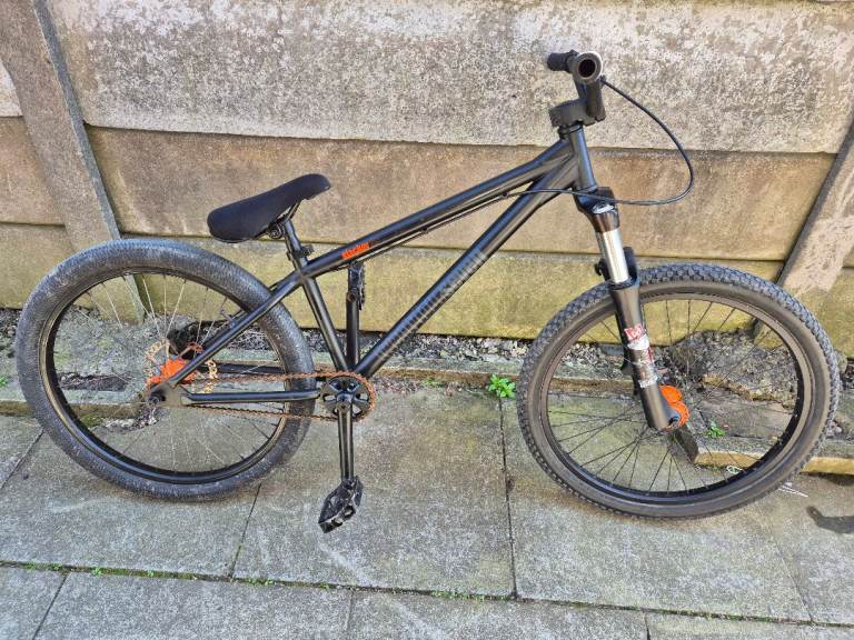 Twenty four seven dirt jumper bike 24 inch