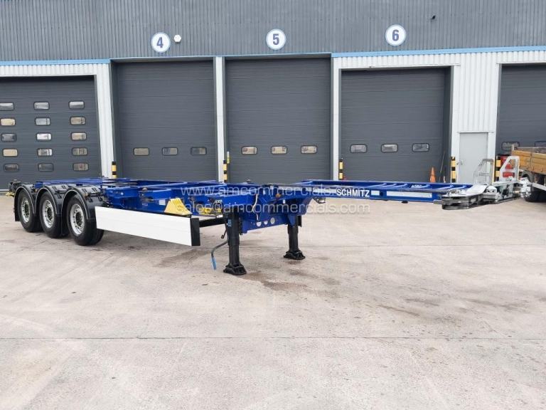 SCHMITZ SKELETAL TRI AXLE TRAILER