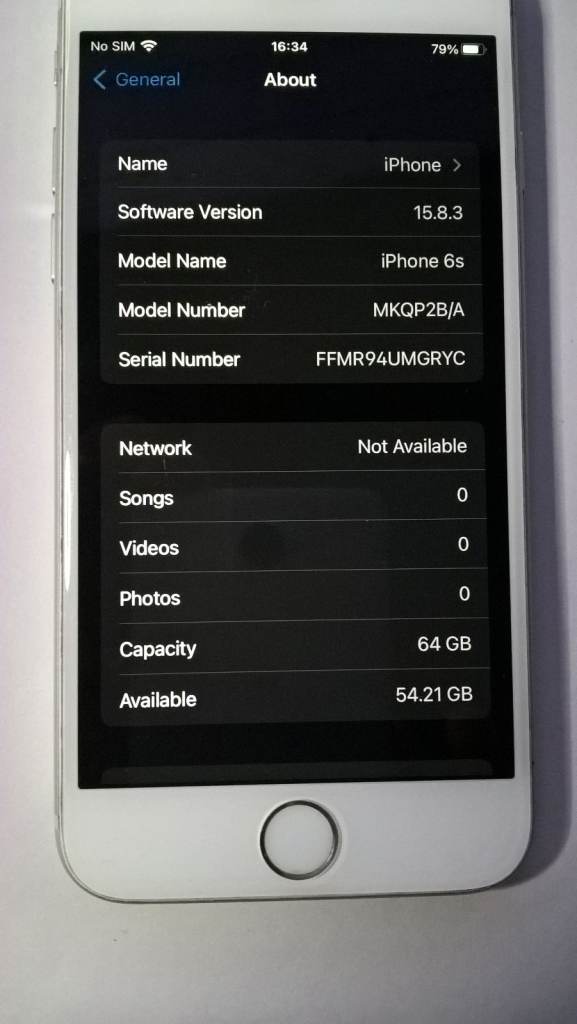 Apple iPhone 6S (MKQP2B/A) 64GB (Unlocked) GSM Smartphone, silver, with case