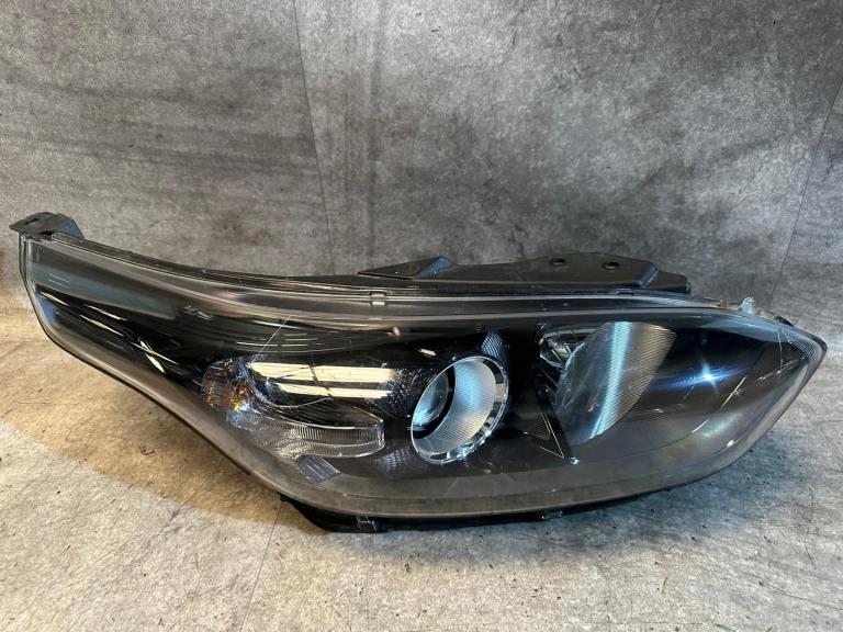 Kia ceed 2021 - 2024 genuine driver side headlight for sale 