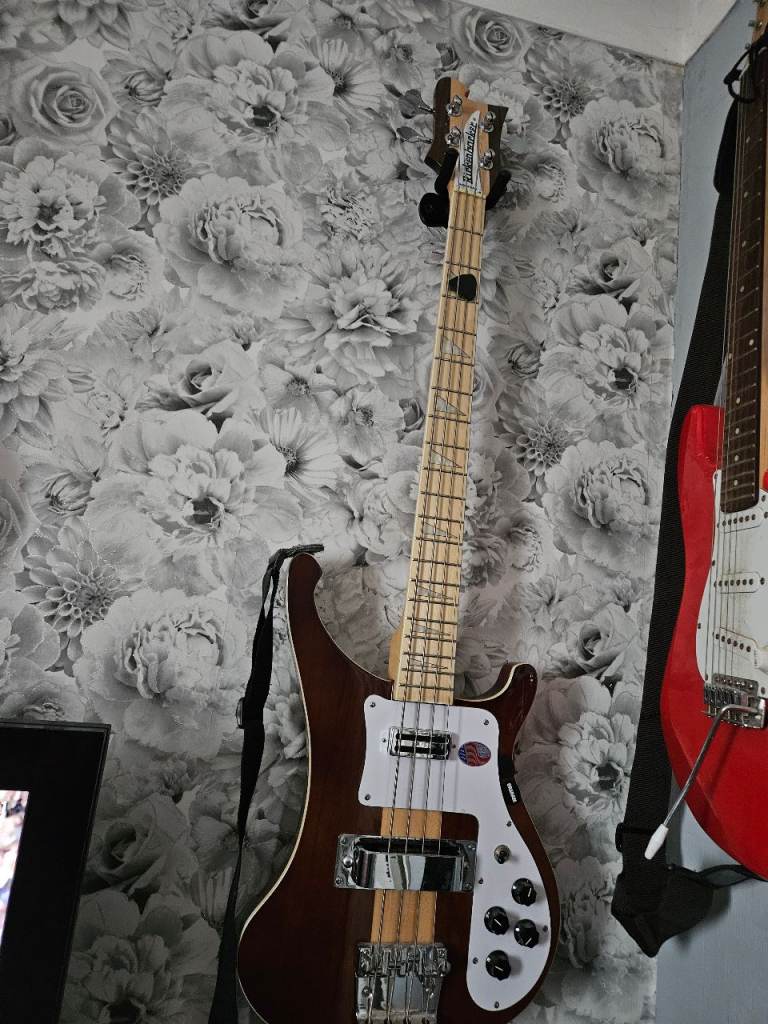 Rickenbacker bass 