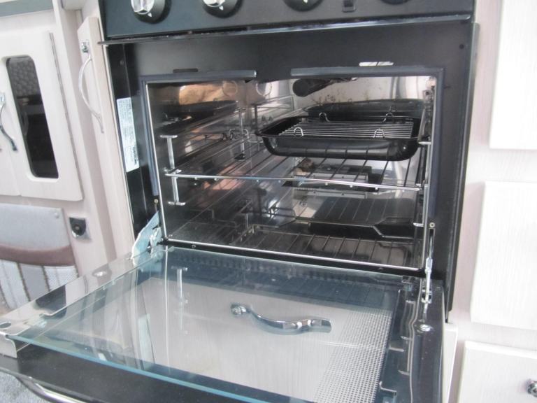 Auto-Sleepers Kingham DIESEL MANUAL 2019/19