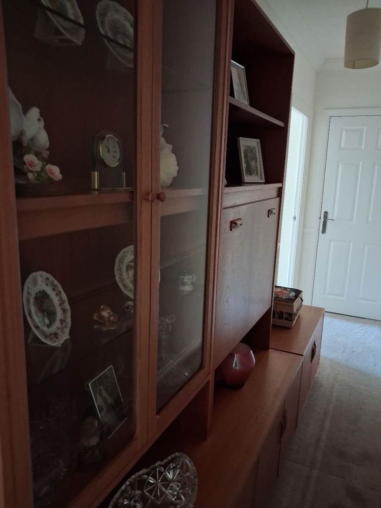 FREE Wooden Sideboard and Display Cabinet Unit – Good Condition