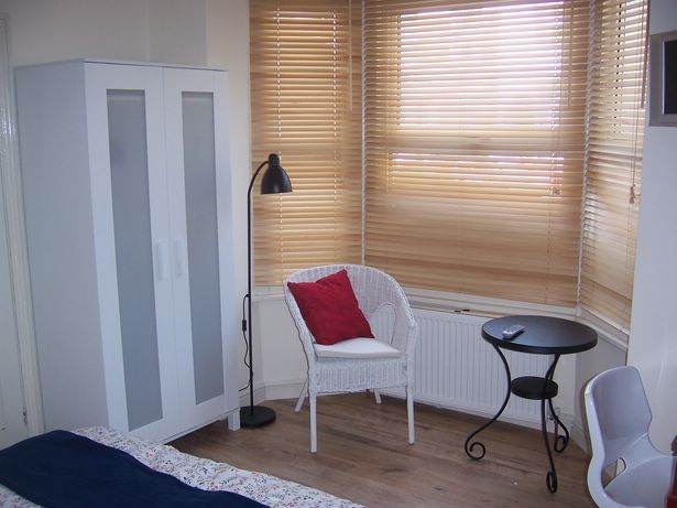 Bright & Spacious Double Room – West Reading (Professionals Only)