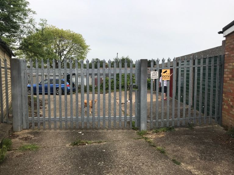 GARAGE TO RENT ROCHESTER, STROOD, SECURE GATED SITE ME2 2LG