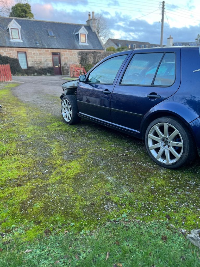 Vw golf mk4 lb5n indigo blue breaking for spares