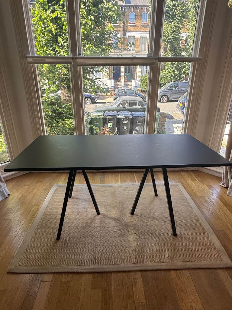 Hay Loop Stand Table Black