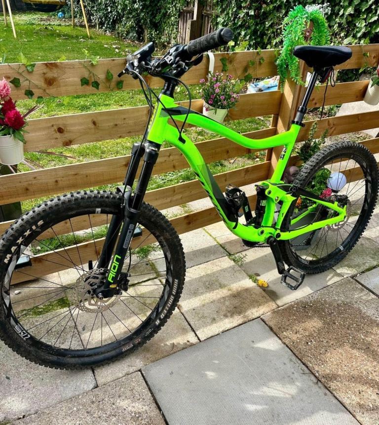Giant Trance Mountain Bike – Green, Good Condition