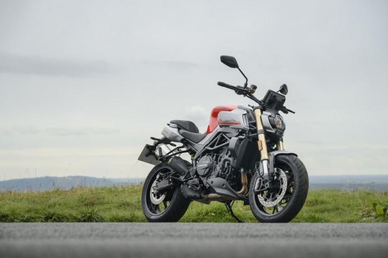 QJMotor SRK 900 2025