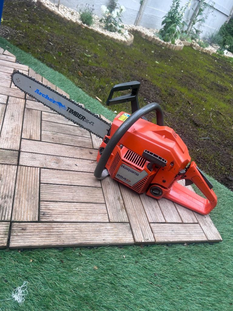 Husquvarna 254xp chainsaw