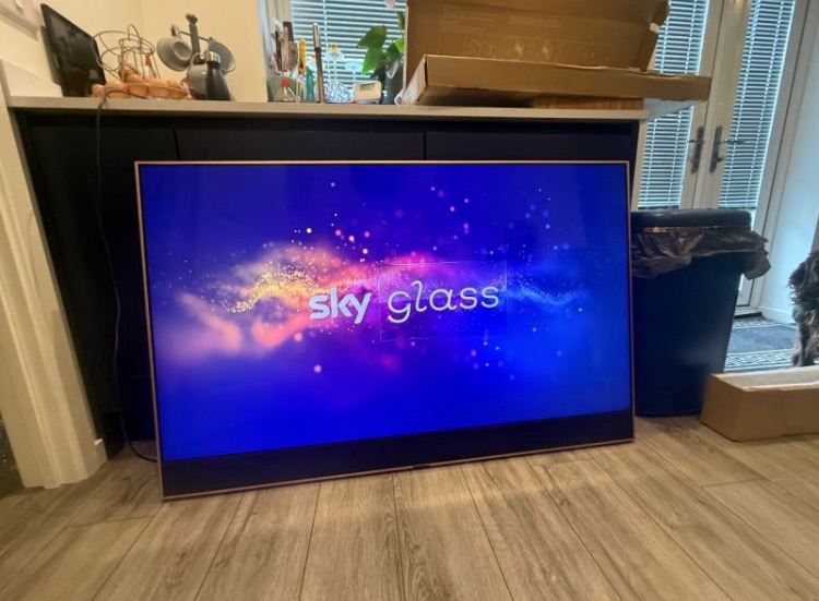 55” pink 4K SMART TV 