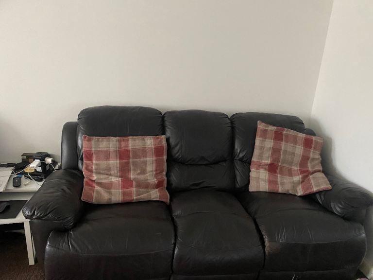 Free to collect sofa set 