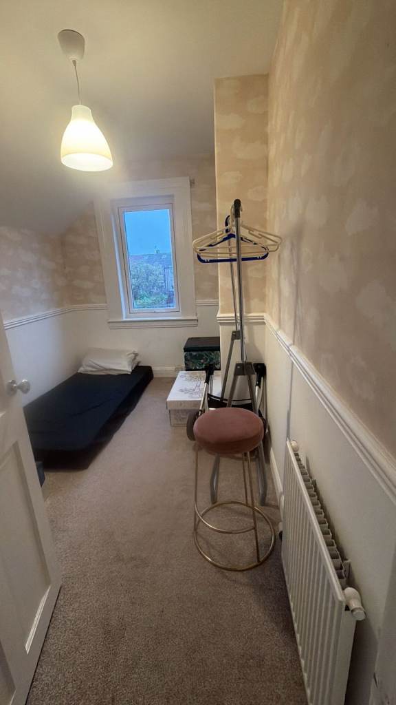 Room available in eh47