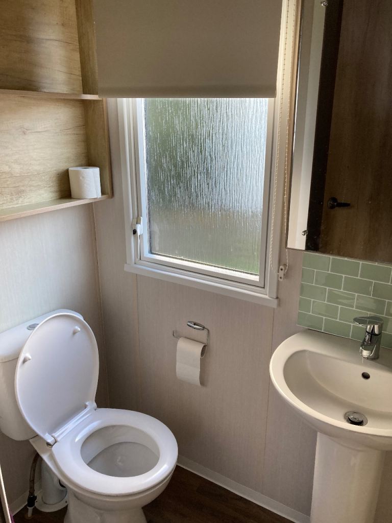 Swift Burgandy 2018 2 bedroom  6 Berth