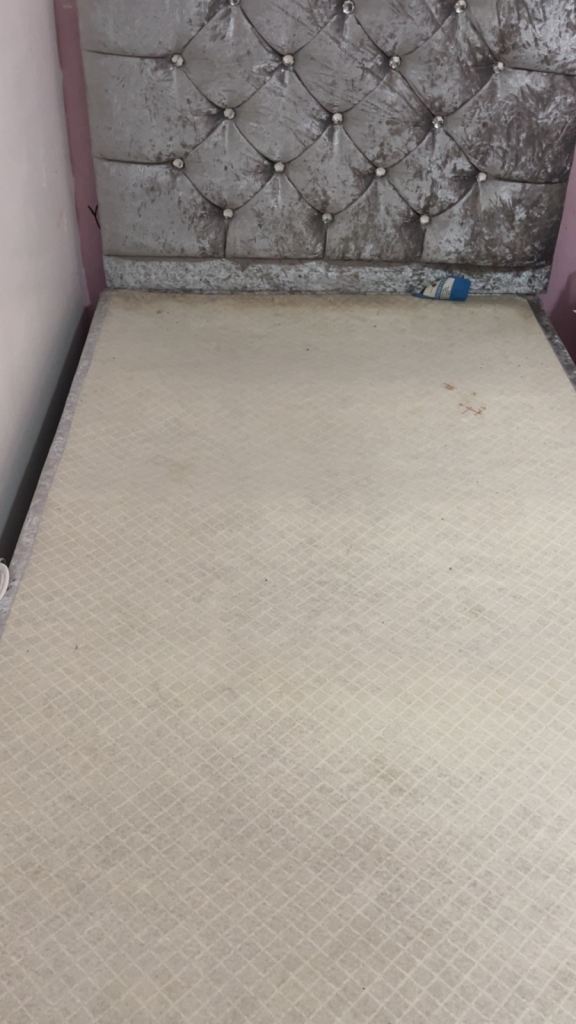 Crushed velvet diamond single bed divan