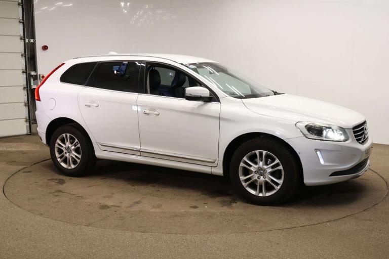 2015 Volvo XC60 D5 [220] SE Lux Nav 5dr AWD Geartronic ESTATE DIESEL Automatic
