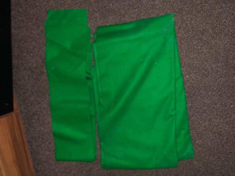 Pool table new cloth + cloth for 6 cushions all brand new  