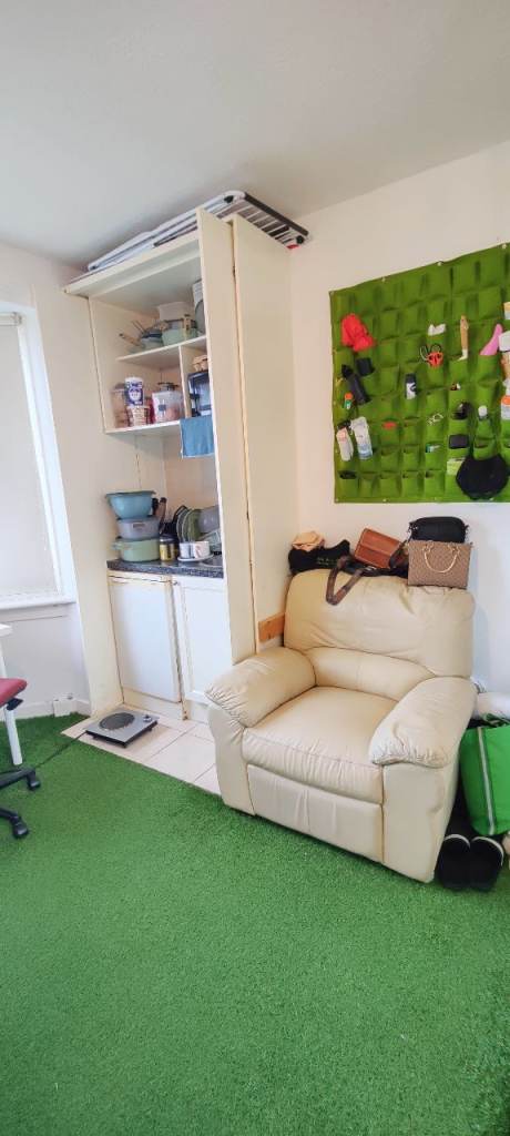 Double ensuite bedroom, private bathroom, private kitchenette, free parking, private garden