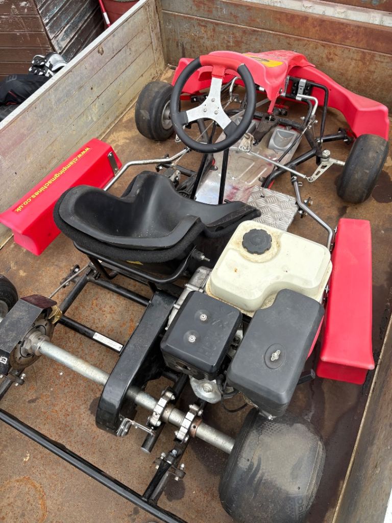 Beginners race go-kart 