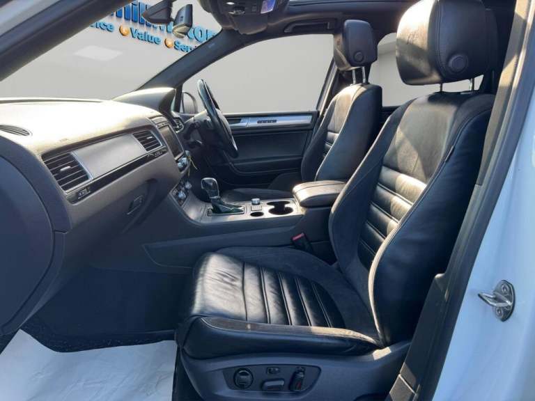 2015 Volkswagen Touareg 3.0 V6 TDI BlueMotion Tech 262 R-Line 5dr Tip Auto ESTATE DIESEL Automatic