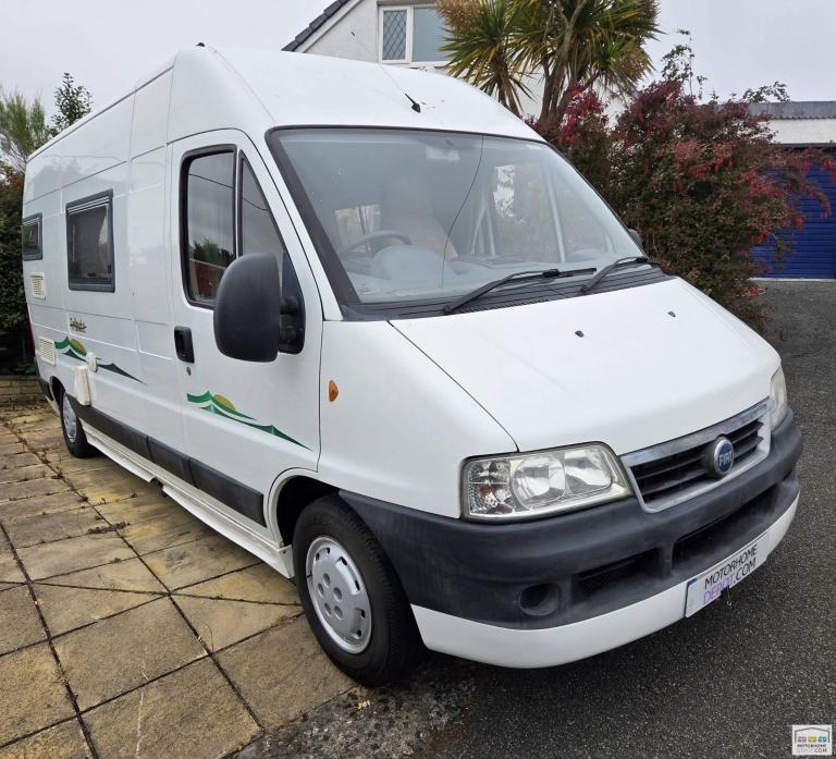 2005 TRIGANO TRIBUTE  2-BERTH - 3-BELT - VERY CLEAN