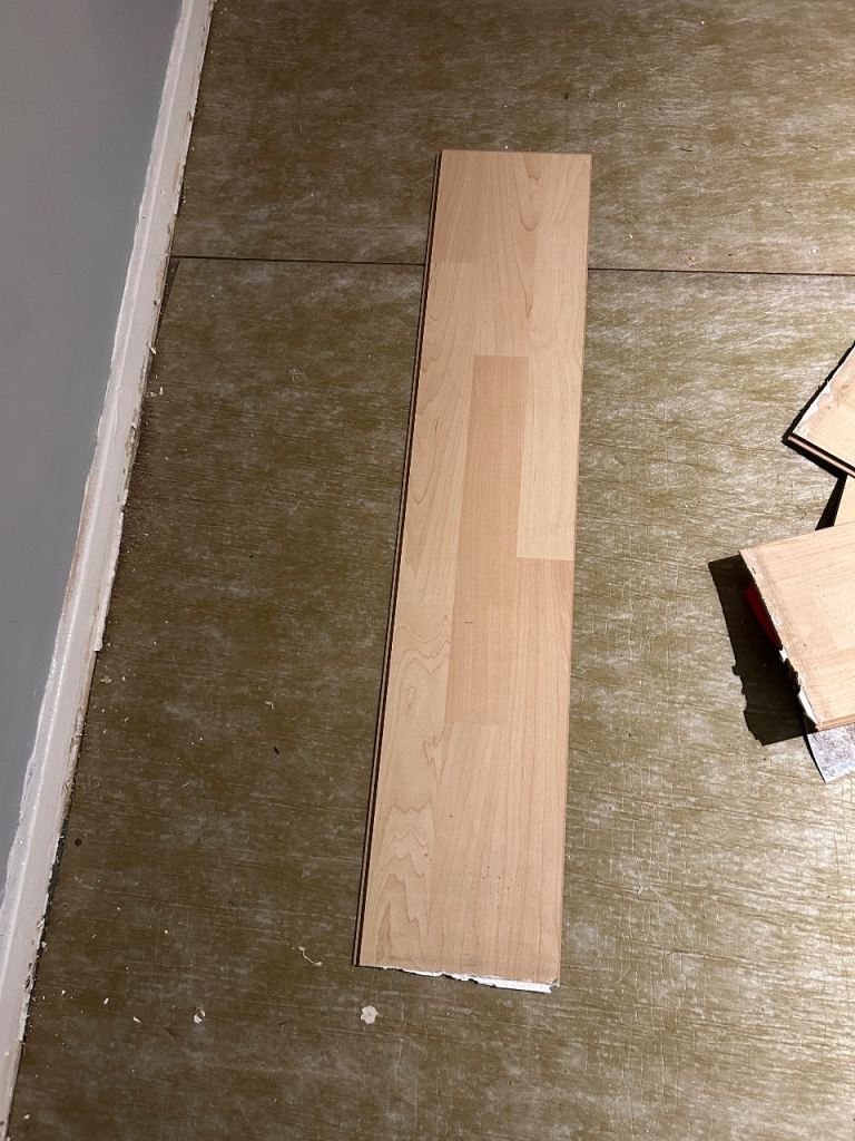 Light Wood Effect click laminate 