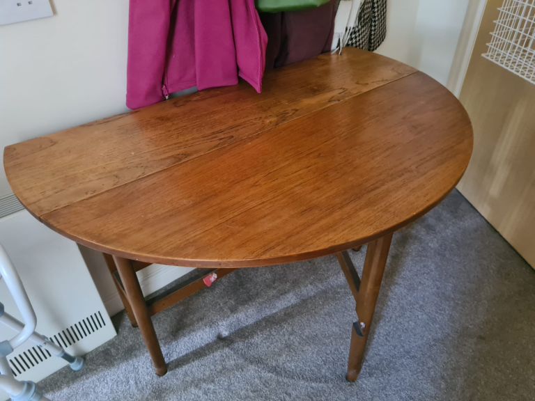 Free * Wooden Drop Leaf Dining Table – Good Condition Free*