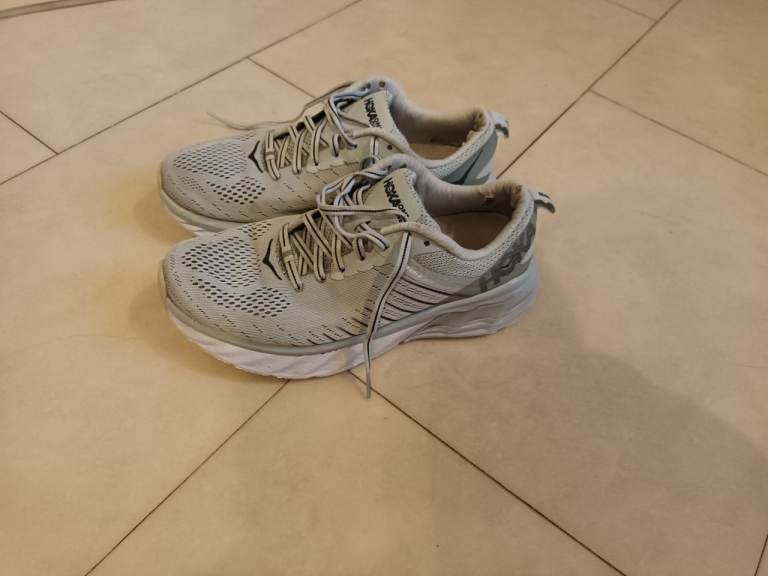 HOKA SIZE 6.5