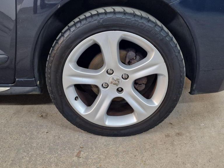 PEUGEOT 3008 1.6 HDi Allure Euro 5 5dr 2013