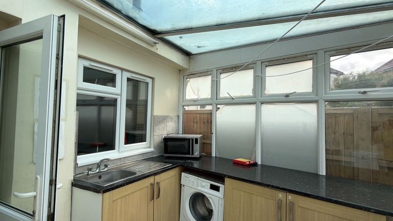 5 Bed House For Company Let