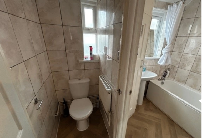 1 BEDROOM FLAT VILLAGE WAY NEASDEN NW10  