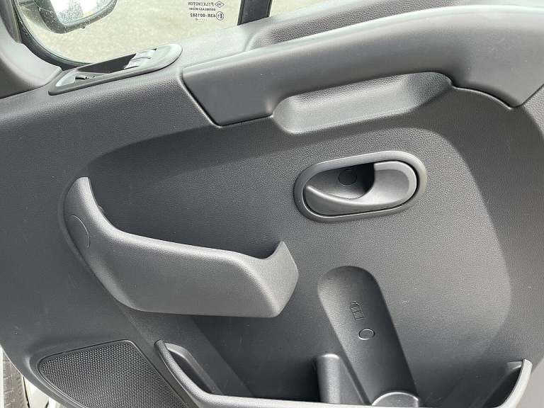 2021 Renault Master ZE 56KW FWD 3T1 L2 H2 ED MESS CREW CAB Unlisted Electric PANEL VAN Electric M...