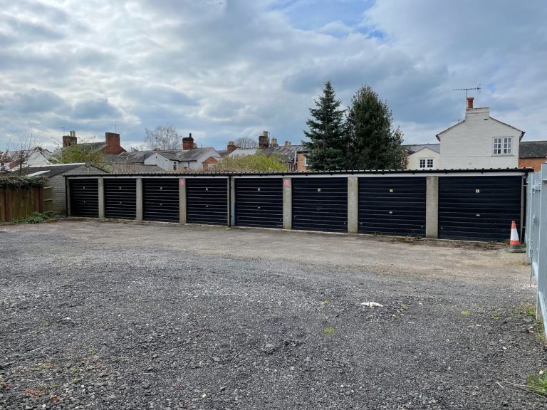Garage to rent Old Town Stratford on Avon