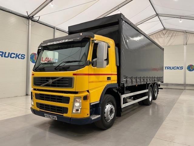 Volvo FM 300 6x2 Day Cab Curtainsider Manual