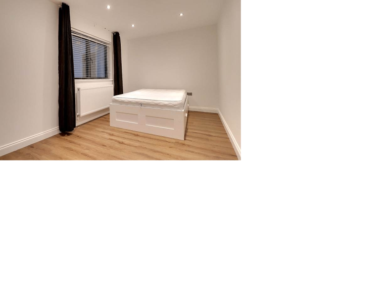 Spacious 1-Bed Flat for Rent-CM14 4RG