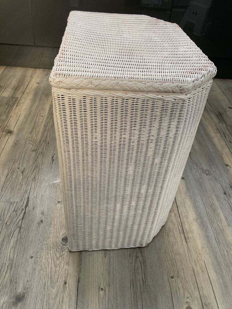 Laundry bin, good for upcycling, collection only