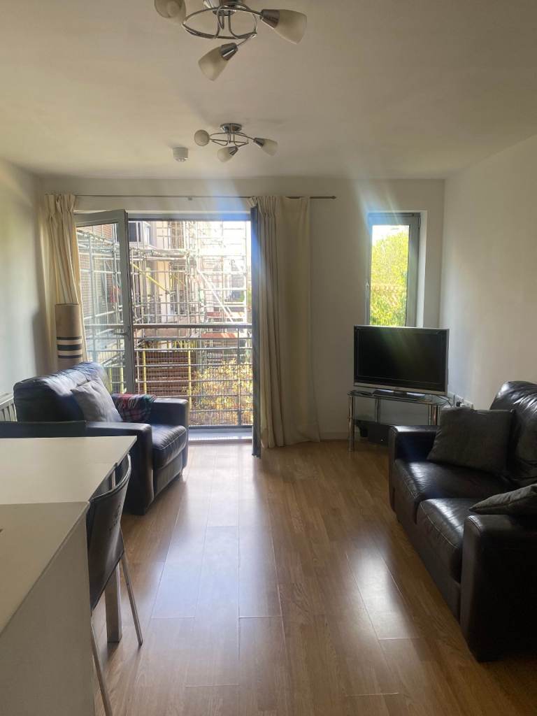 MODERN ONE BEDROOM FURNISHED FLAT WITH SECURE PARKING