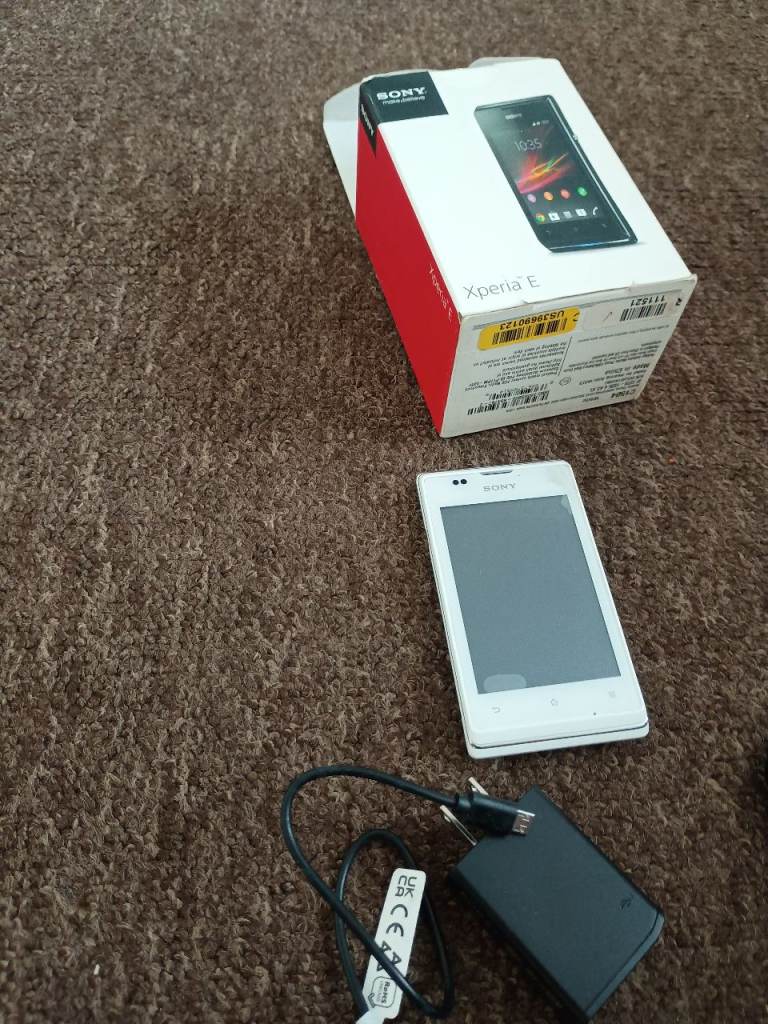 Sony Xperia E White Smartphone with Box and Charger